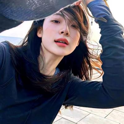 表里不一 封面