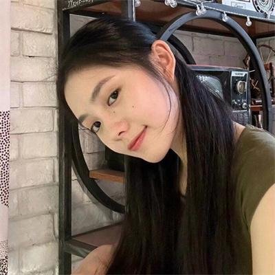 随盲柳入眠的女人 封面